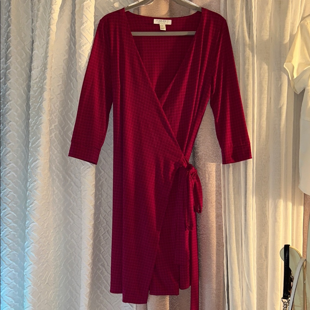 Forever 21 Essentials Size M Wrap Dress